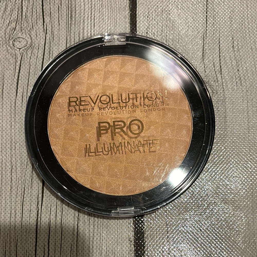 Revolution Pro Illuminate